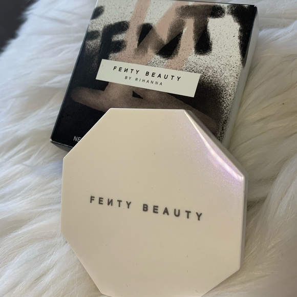 Fenty Beauty Highlighter “Killawatt” - Picture 2 of 3